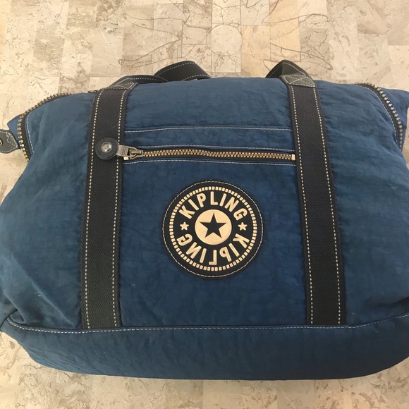 kipling overnight bag